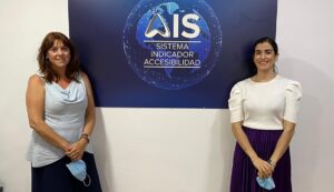 Viviana Otero, Técnico Homologado AIS de Deloitte, junto a la Presidenta de Fundación ARS