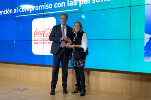 Coca Cola Europacific Partners Iberia recibe la Mención al Compromiso con las Personas.